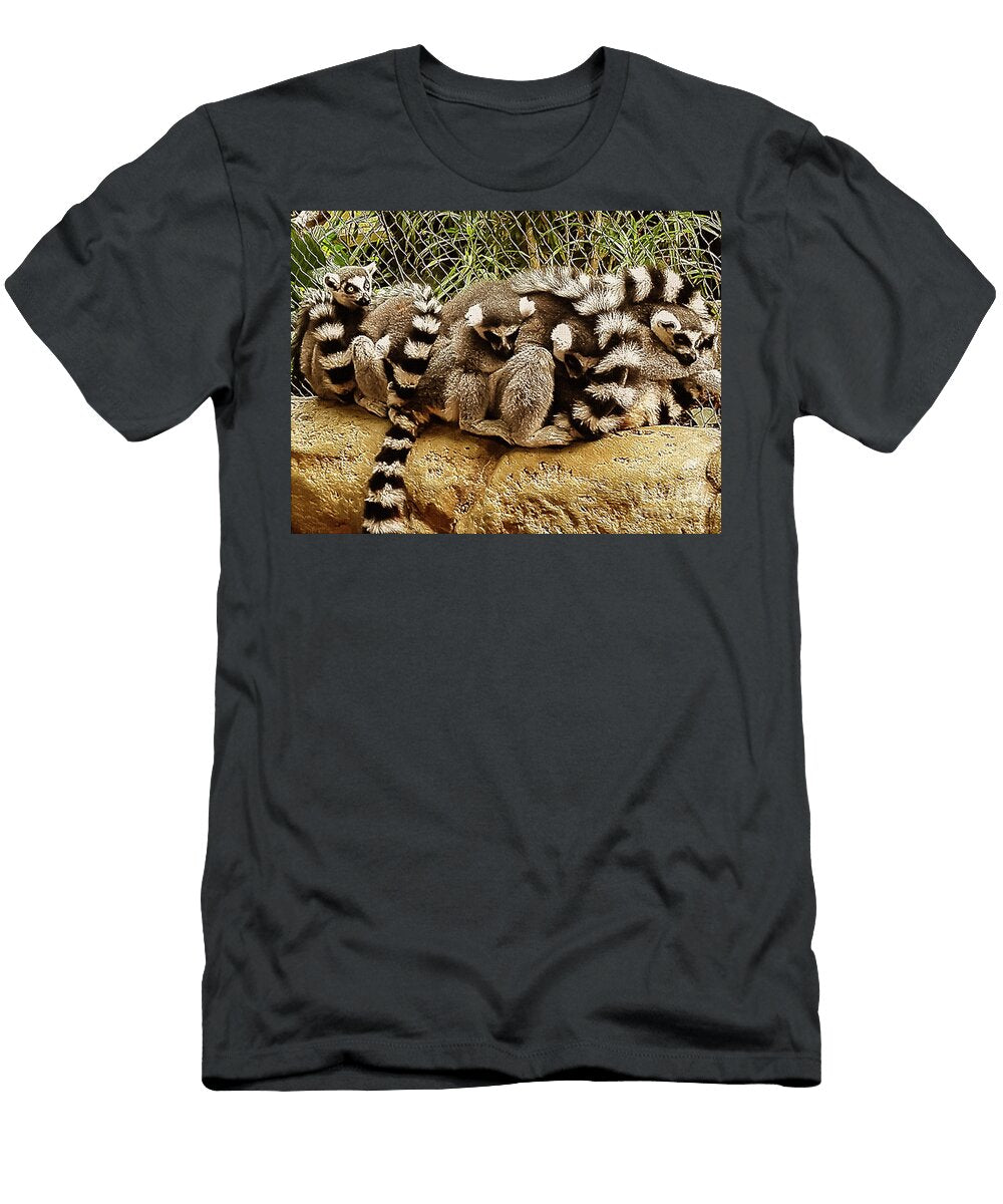 Closeness Mona Stut T-Shirt